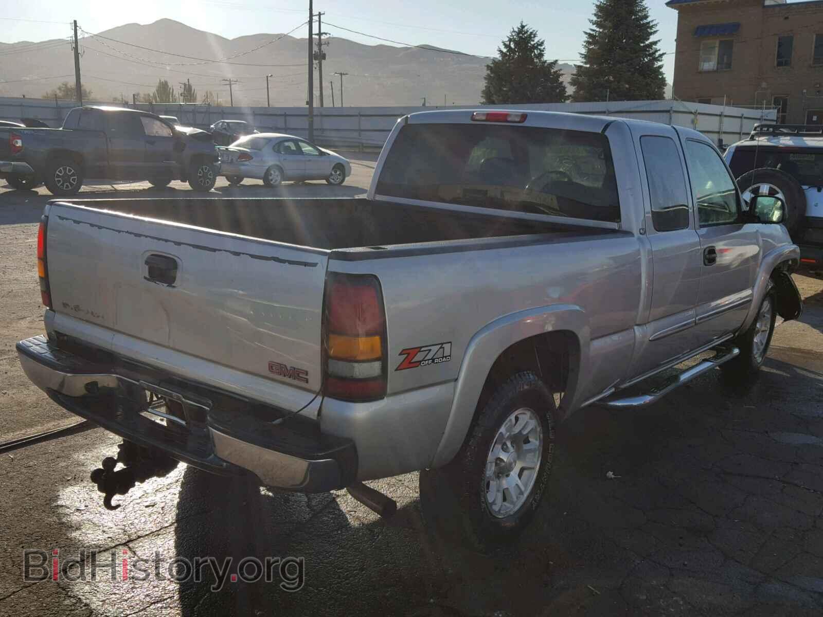 2005 GMC NEW SIERRA - VIN: 2GTEK19B151348024 - Фото 4