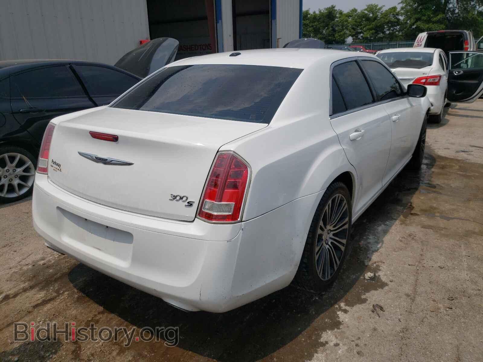2012 CHRYSLER 300 - VIN: 2C3CCABG0CH201700 - Фото 4