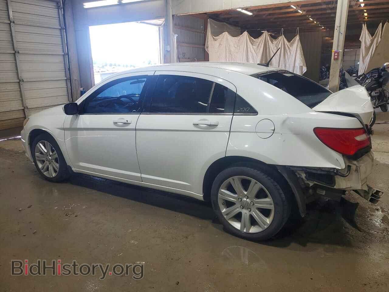 2013 CHRYSLER 200 - VIN: 1C3CCBBB3DN722820 - Photo 2