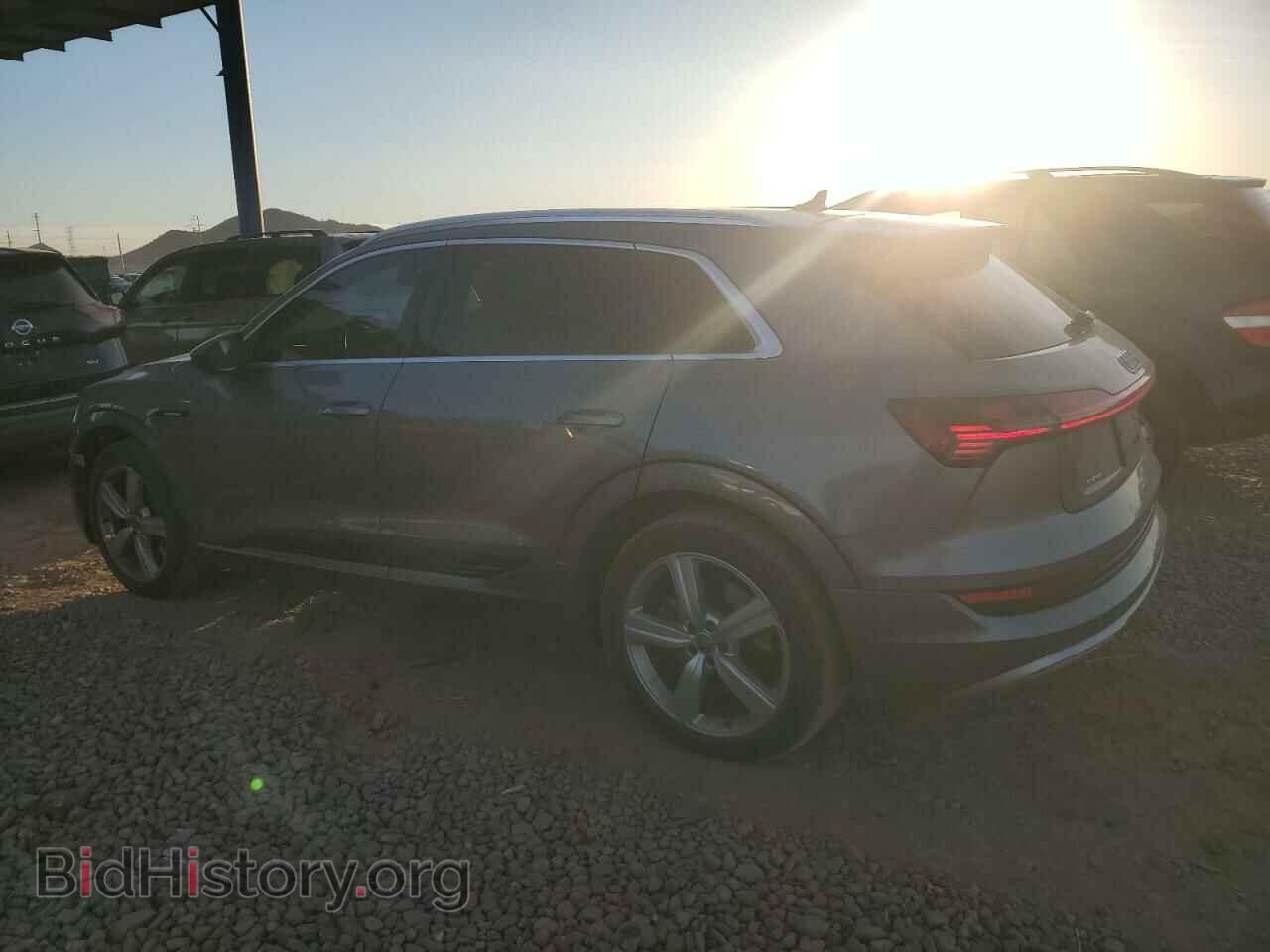 2019 AUDI E-TRON - VIN: WA1LAAGE2KB024366 - Photo 2