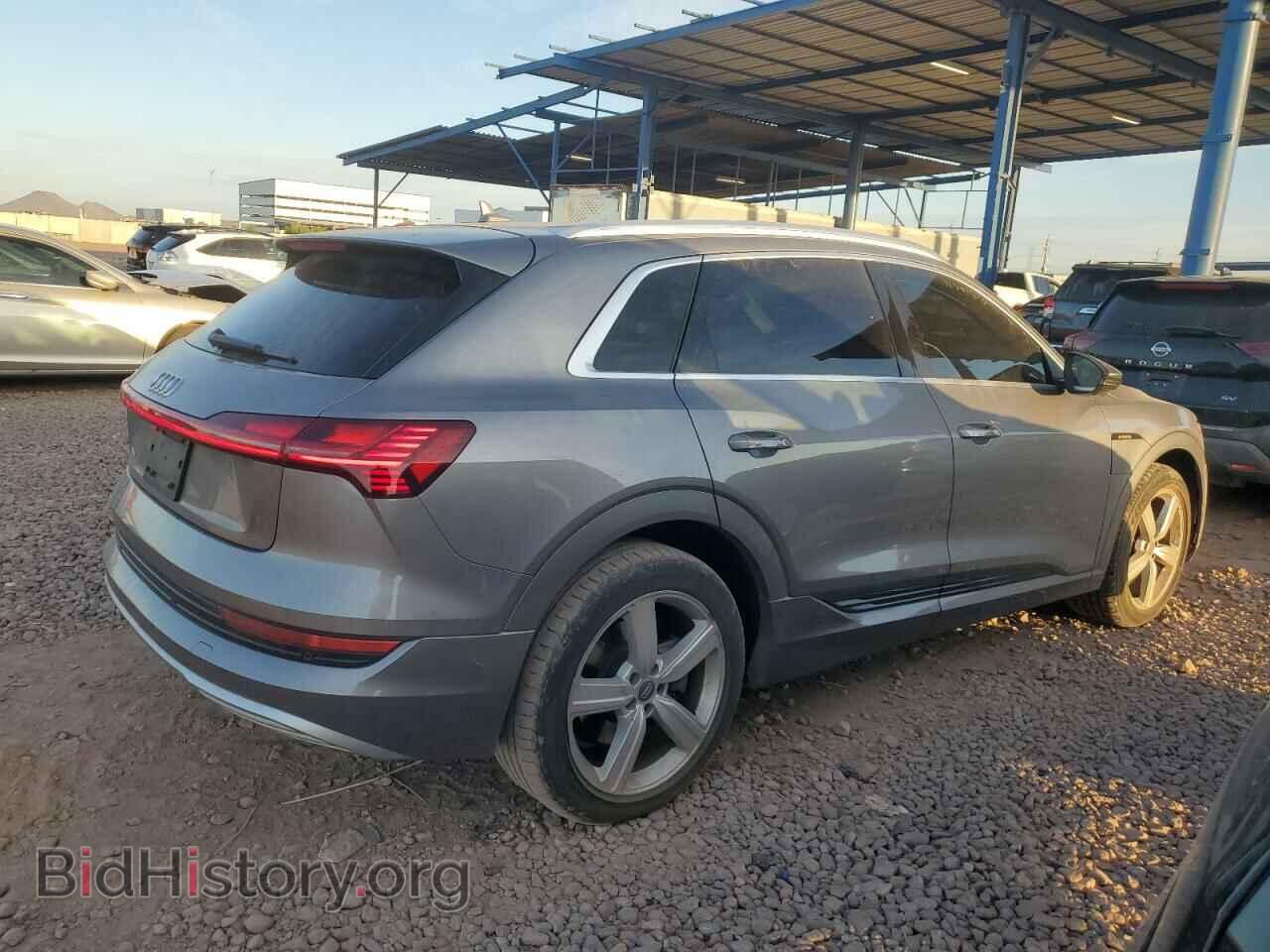 2019 AUDI E-TRON - VIN: WA1LAAGE2KB024366 - Photo 3