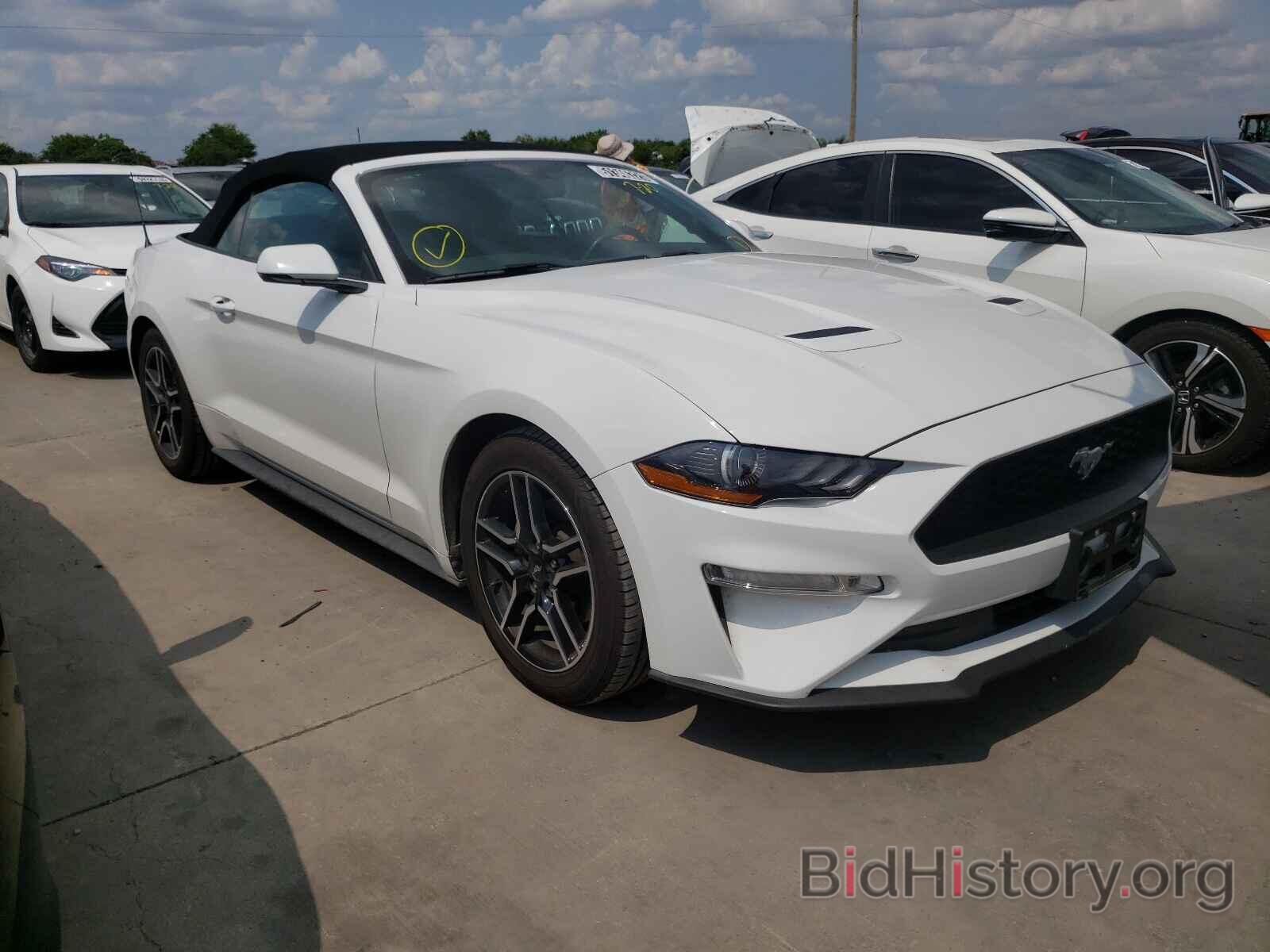 Photo 1FATP8UH7L5112119 - FORD MUSTANG 2020