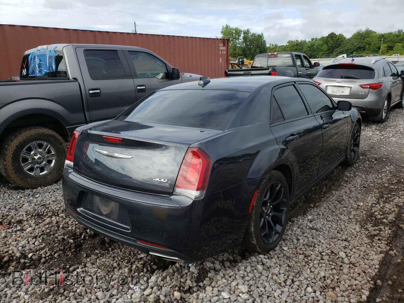 2019 CHRYSLER 300 - VIN: 2C3CCABG8KH559688 - Фото 4