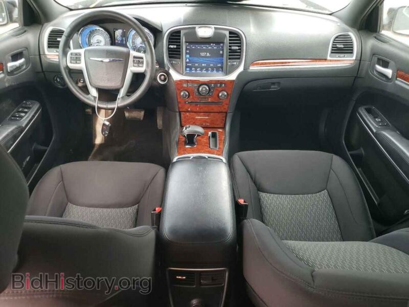 2014 Chrysler 300 (VIN 2C3CCAAG0EH283206) — photo 8 of 12