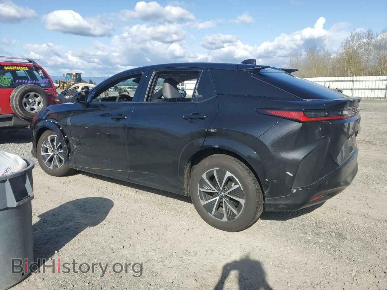 2024 LEXUS RZ 450E - VIN: JTJAAAAB7RA025151 - Фото 2