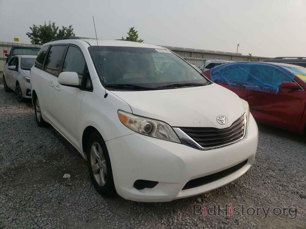 Фотография 5TDKK3DC2BS042503 - TOYOTA SIENNA 2011