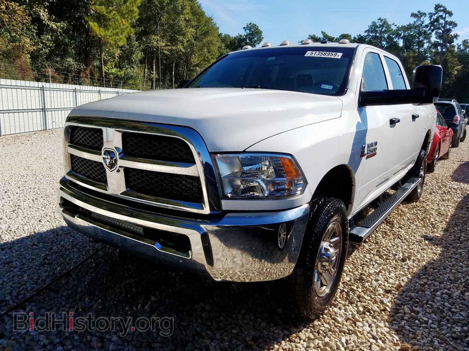 2018 RAM 2500 ST - VIN: 3C6UR5CL3JG125752 - Фото 2