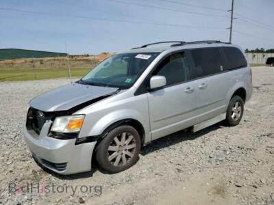 2010 Dodge CARAVAN SXT, серебристый — VIN 2D4RN5D17AR460145, Copart