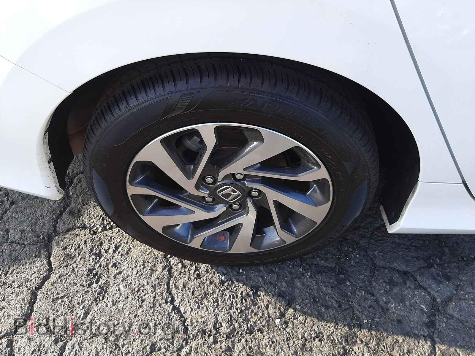 2017 HONDA CIVIC - VIN: 2HGFC2F7XHH531331 - Фото 9