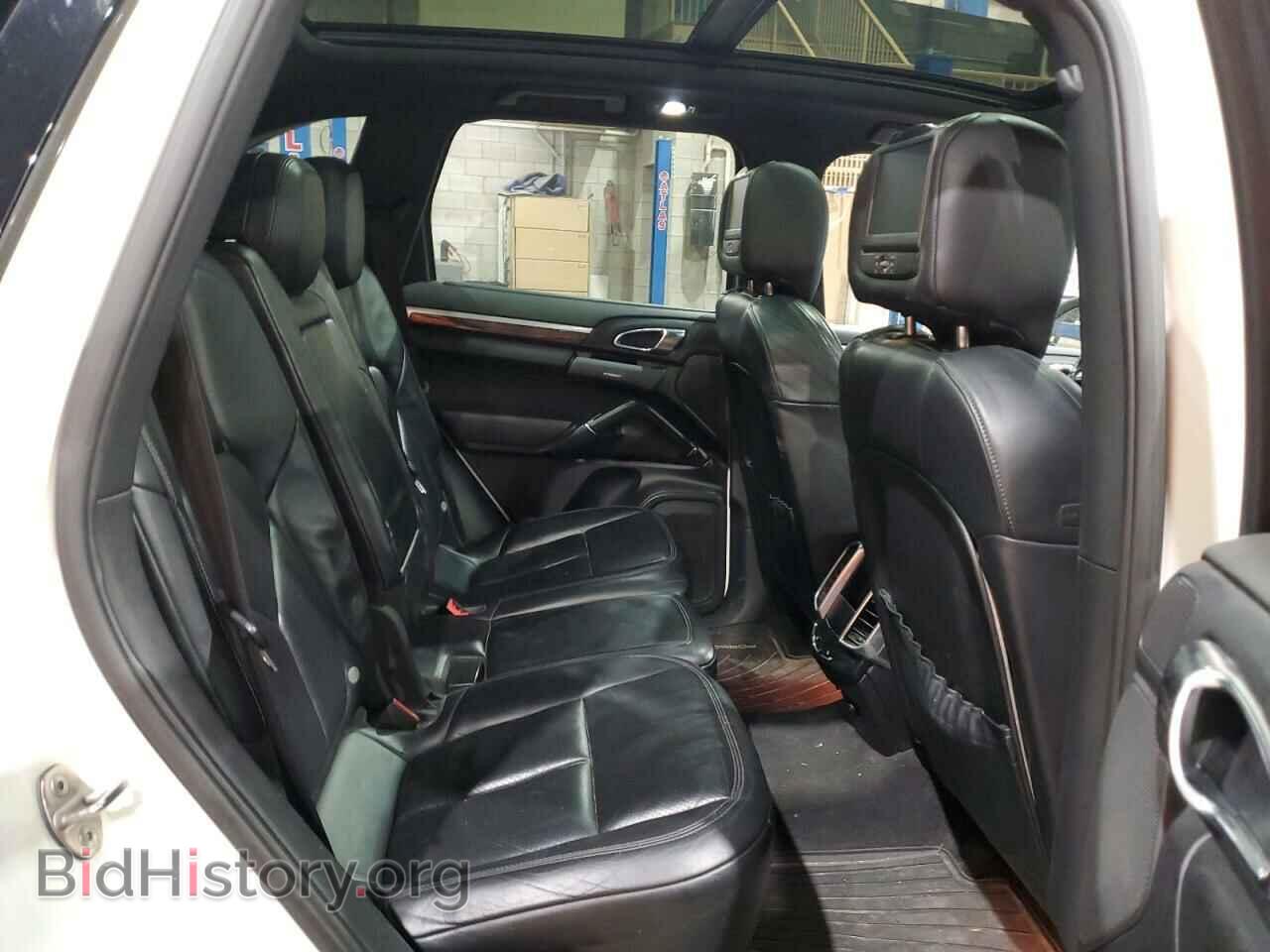 2011 PORSCHE CAYENNE - VIN: WP1AA2A25BLA07216 - Фото 10