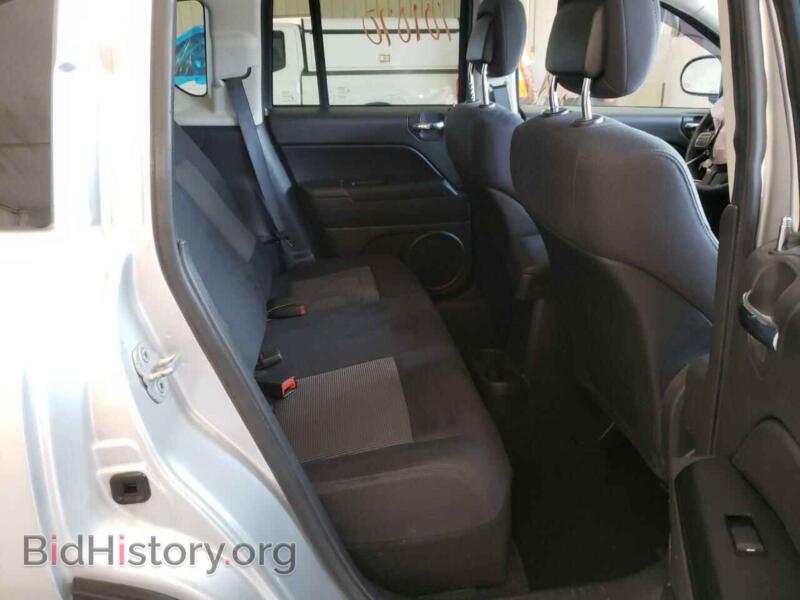 2012 Jeep COMPASS (VIN 1C4NJDEB5CD604371) — photo 6 of 10