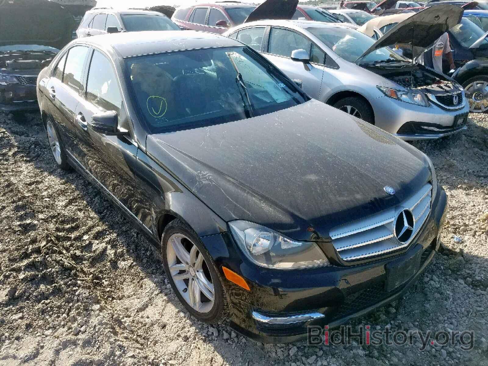 Photo WDDGF8AB4DR244382 - MERCEDES-BENZ C CLASS 2013