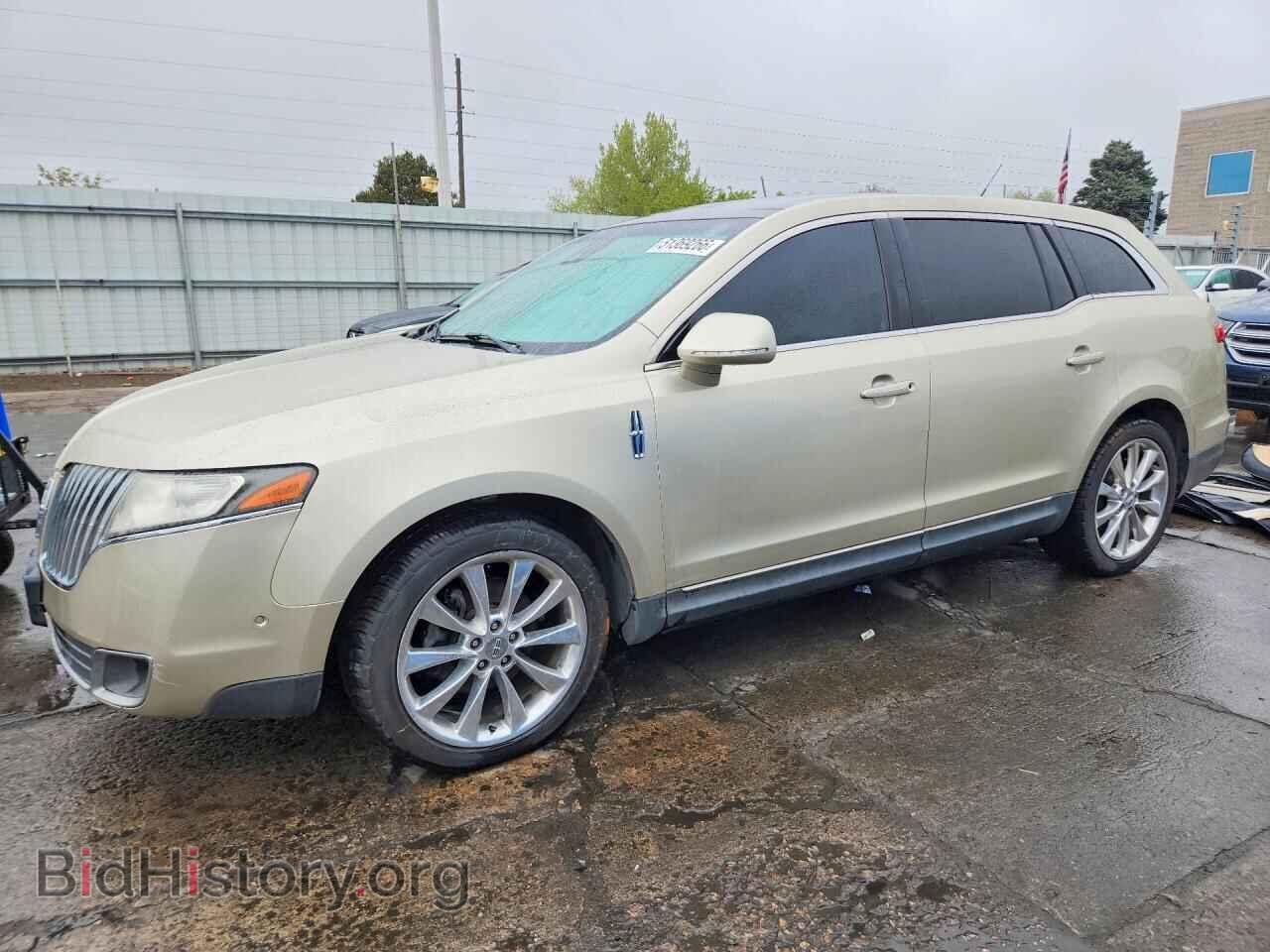 Photo 2LMHJ5AT9BBJ52253 - LINCOLN MKT 2011
