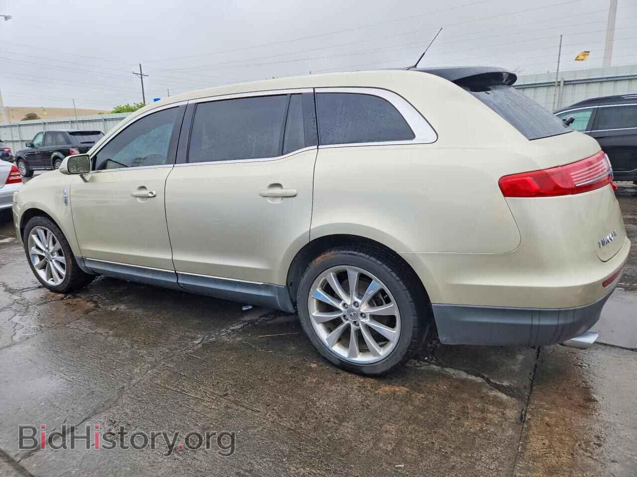2011 LINCOLN MKT - VIN: 2LMHJ5AT9BBJ52253 - Photo 2