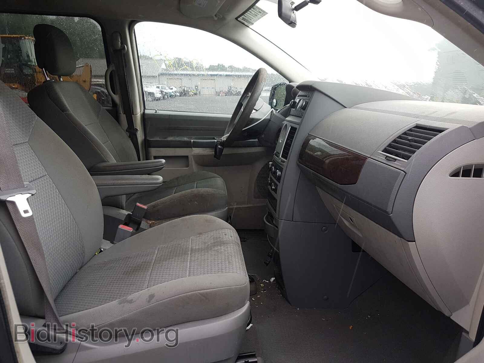 2010 CHRYSLER MINIVAN - VIN: 2A4RR2D1XAR322271 - Photo 5