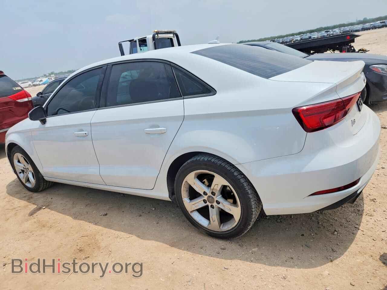 2017 AUDI A3 - VIN: WAUAUHFF1H1077840 - Фото 2
