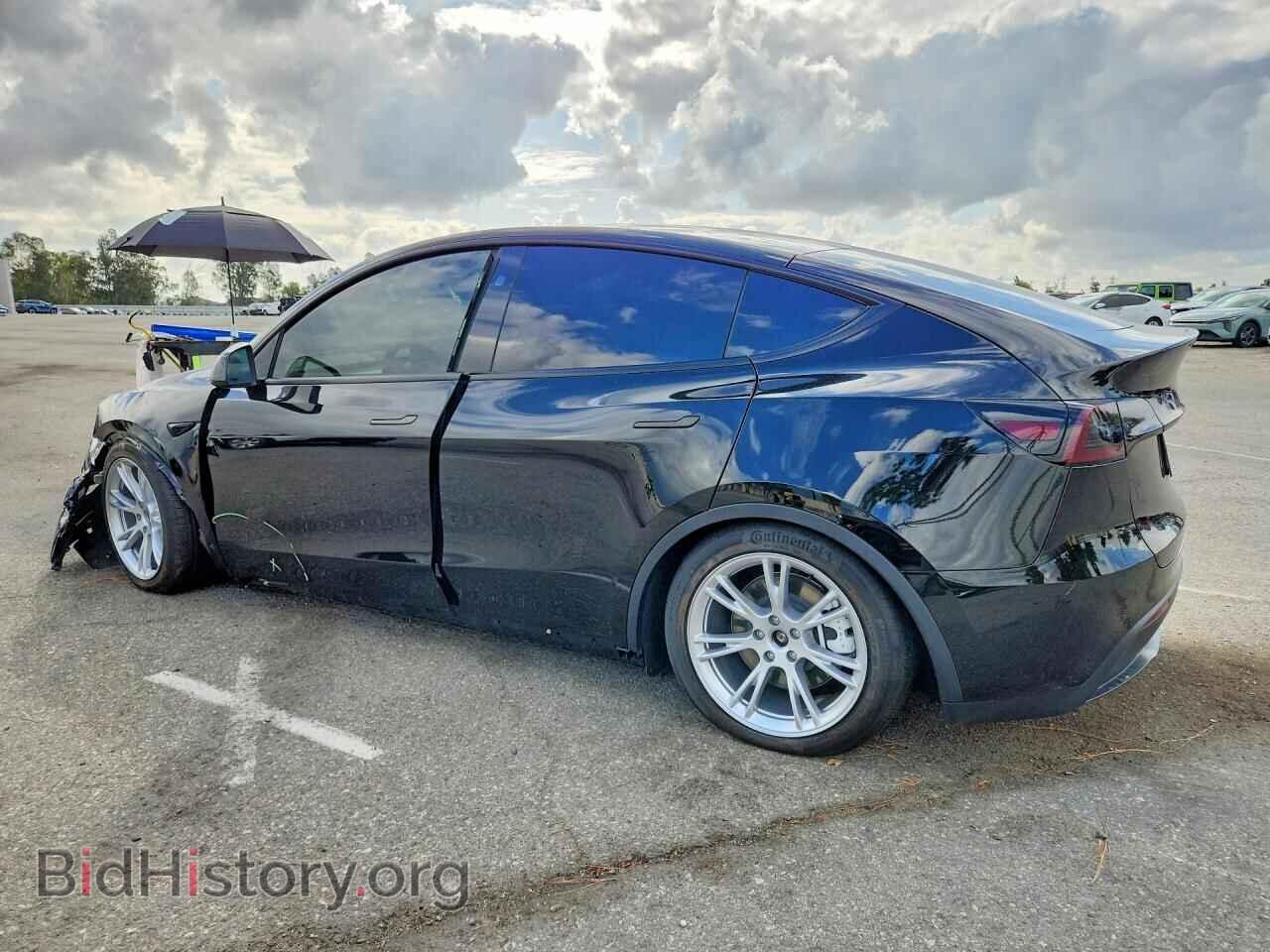 2024 TESLA MODEL Y - VIN: 7SAYGDEE2RF066383 - Photo 2