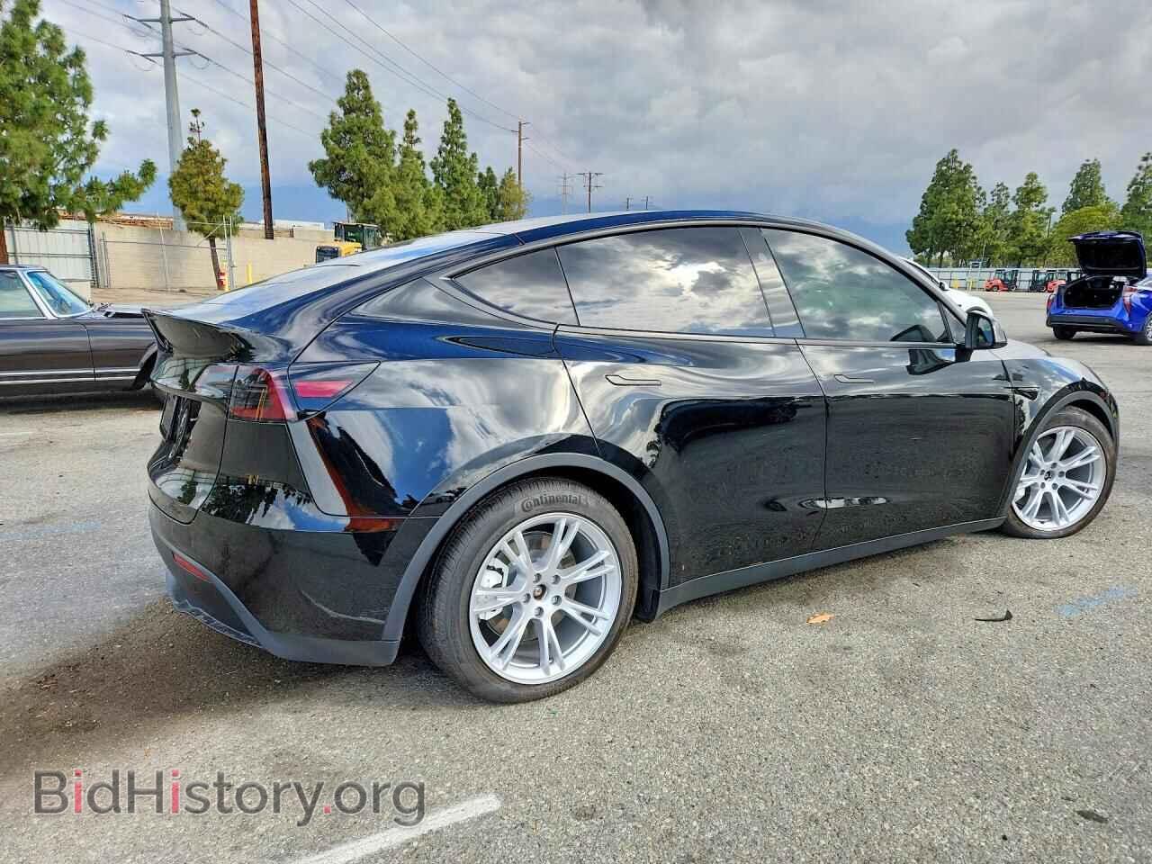2024 TESLA MODEL Y - VIN: 7SAYGDEE2RF066383 - Photo 3