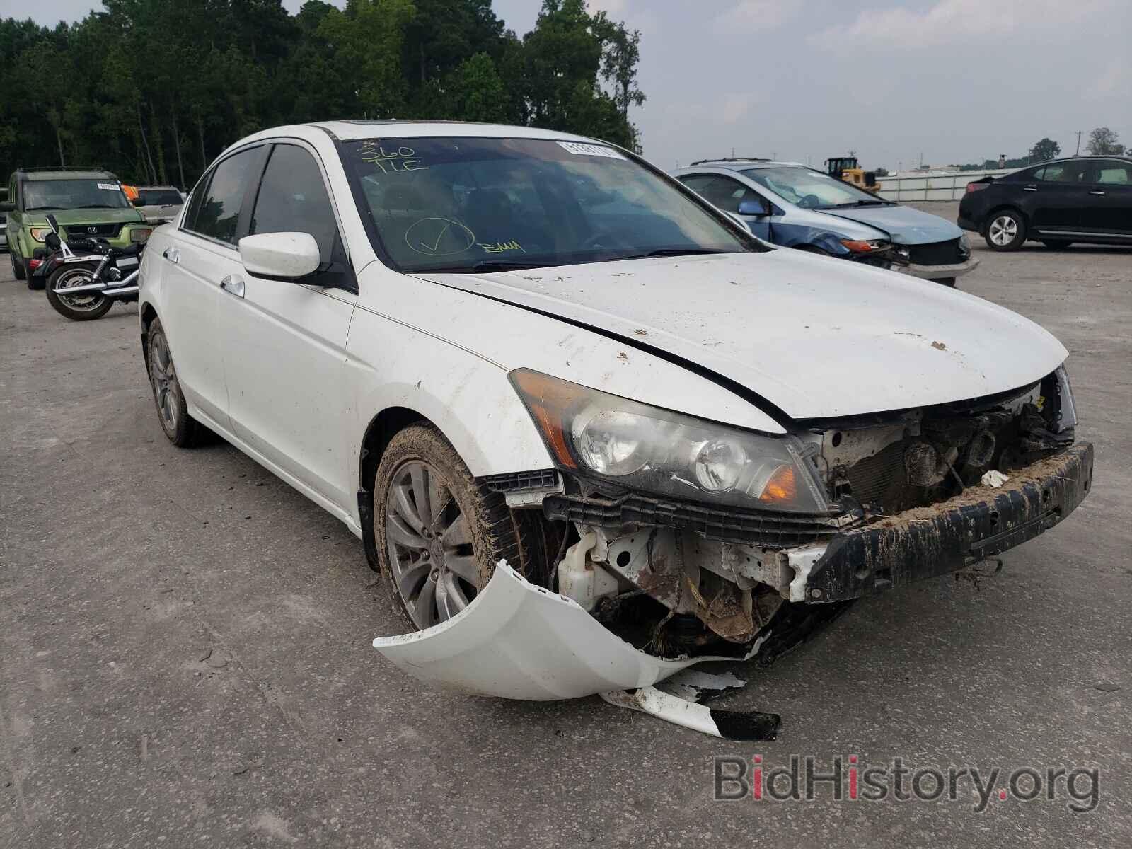 Photo 1HGCP3F84CA028858 - HONDA ACCORD 2012