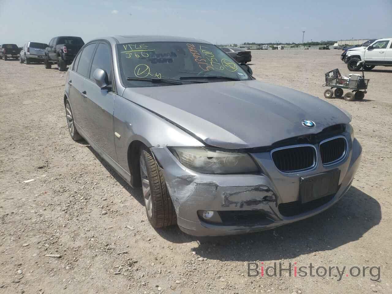 Photo WBAPH7C5XBE675087 - BMW 3 SERIES 2011