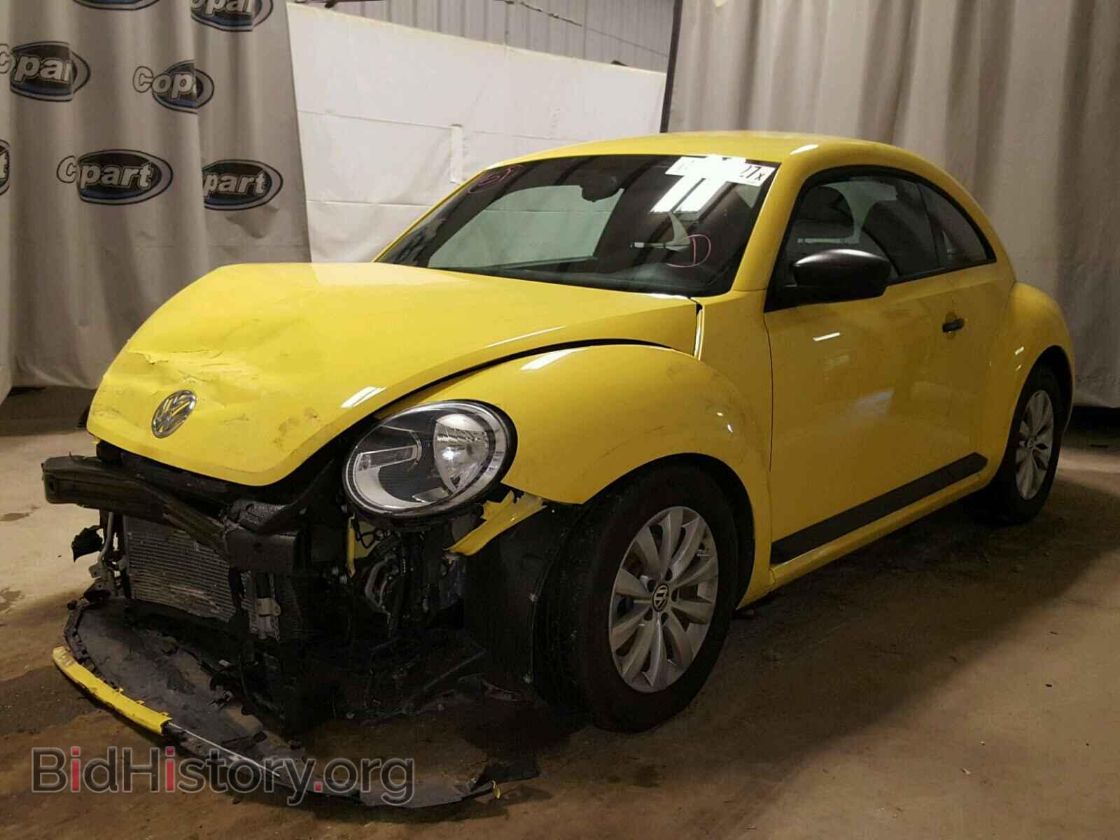 2015 VOLKSWAGEN BEETLE - VIN: 3VWF17AT7FM633896 - Фото 2