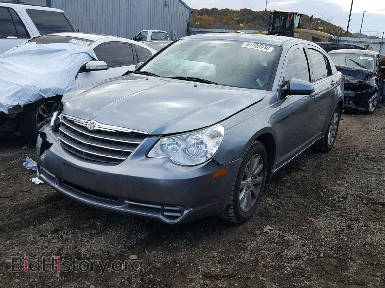 2010 CHRYSLER SEBRING - VIN: 1C3CC5FB2AN199927 - Фото 2