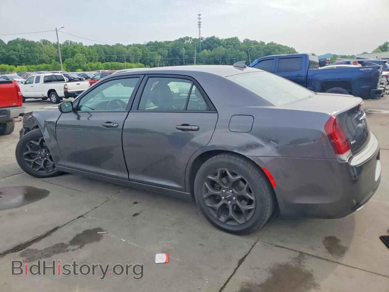 2019 CHRYSLER 300 - VIN: 2C3CCAGG8KH586074 - Фото 2