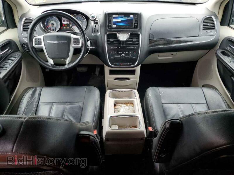 2016 Chrysler MINIVAN (VIN 2C4RC1BG3GR164566) — photo 8 of 13