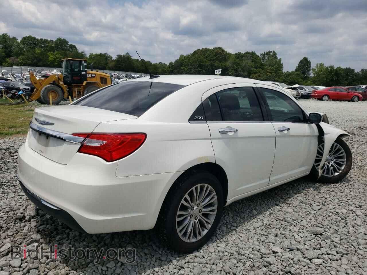 2011 CHRYSLER 200 - VIN: 1C3BC2FB5BN500637 - Photo 4