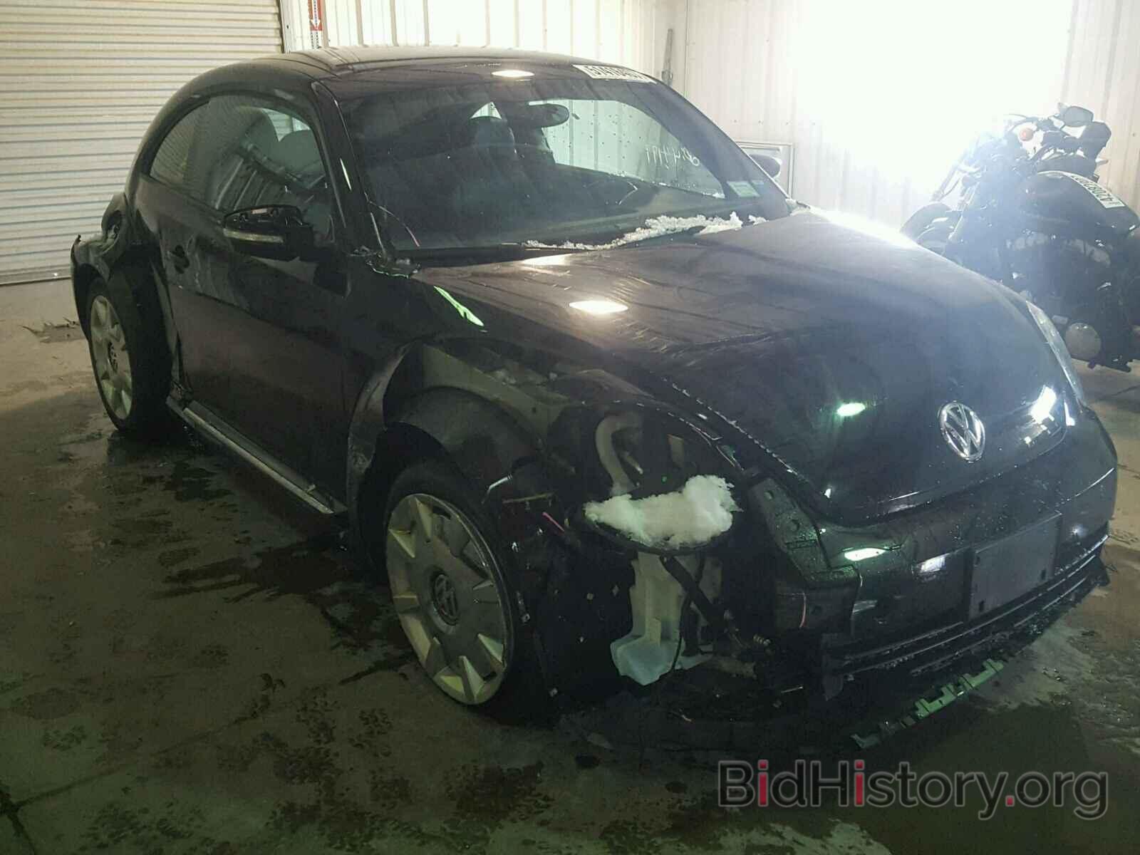 Photo 3VWJP7AT2DM600391 - VOLKSWAGEN BEETLE 2013