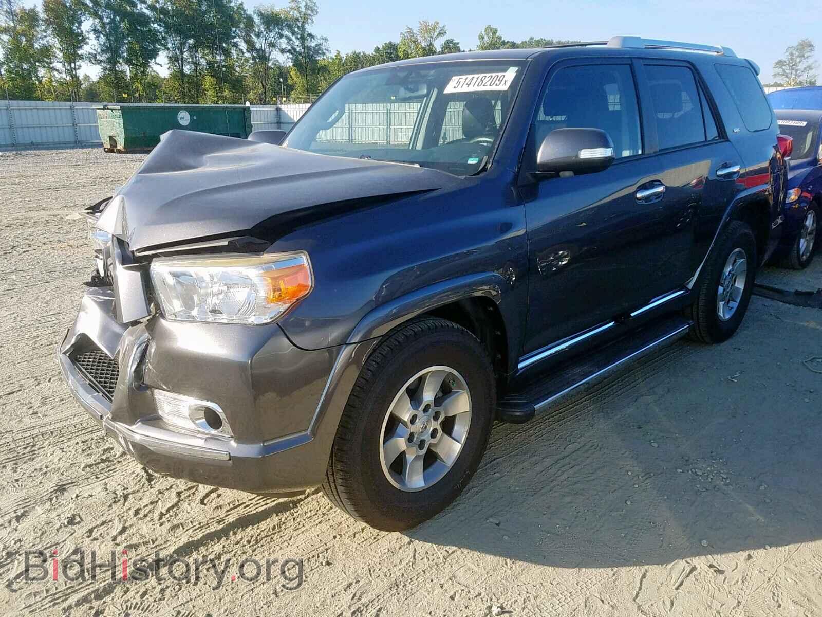 2011 TOYOTA 4RUNNER SR - VIN: JTEZU5JR2B5017440 - Фото 2