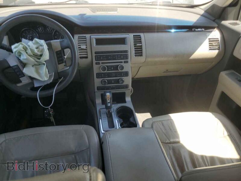 2011 Ford FLEX (VIN 2FMGK5CC8BBD15444) — фото 8 из 13
