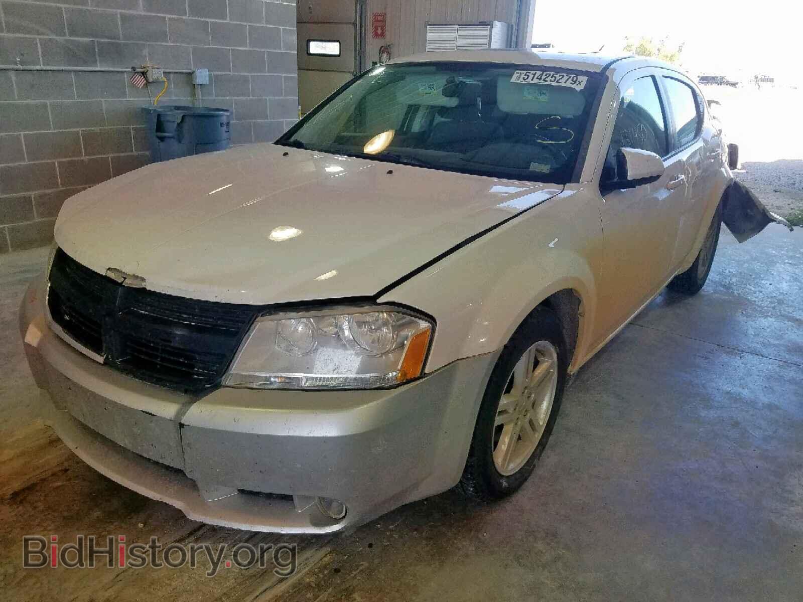 2010 DODGE AVENGER - VIN: 1B3CC1FB5AN233235 - Фото 2
