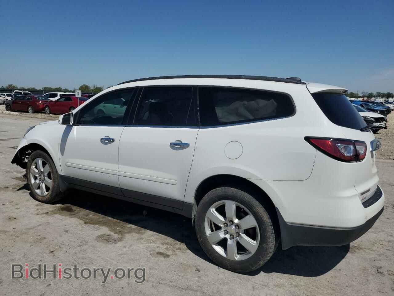 2017 CHEVROLET TRAVERSE - VIN: 1GNKRGKD1HJ304815 - Фото 2