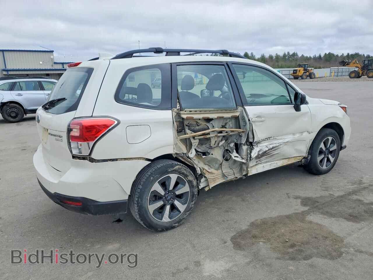 2017 SUBARU FORESTER - VIN: JF2SJABC1HH407438 - Фото 3