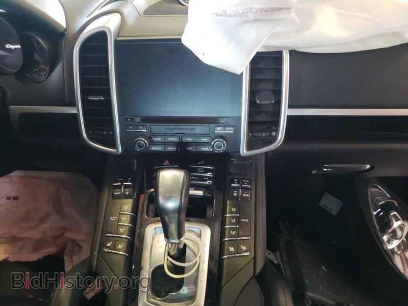 2017 Porsche CAYENNE (VIN WP1AA2A22HKA80204) — фото 9 из 10