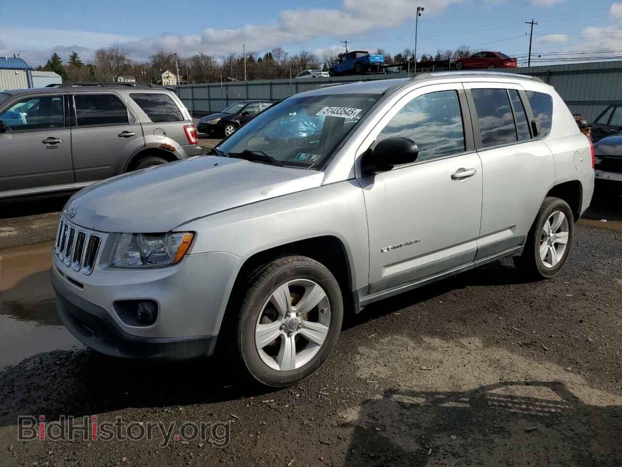 Photo 1J4NF1FB4BD164330 - JEEP COMPASS 2011