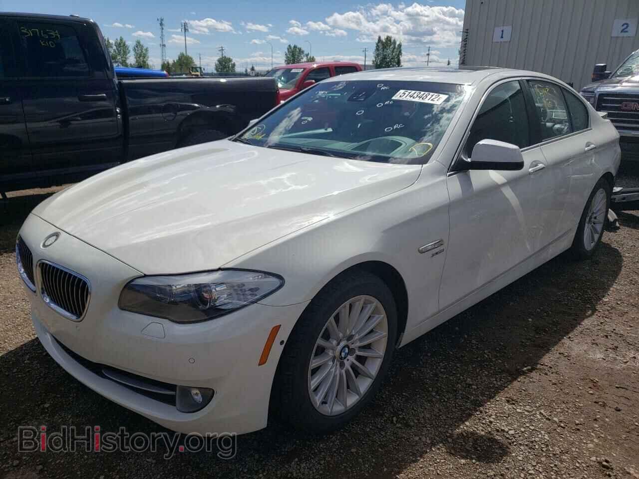 2011 BMW 5 SERIES - VIN: WBAFU7C58BC777510 - Фото 2