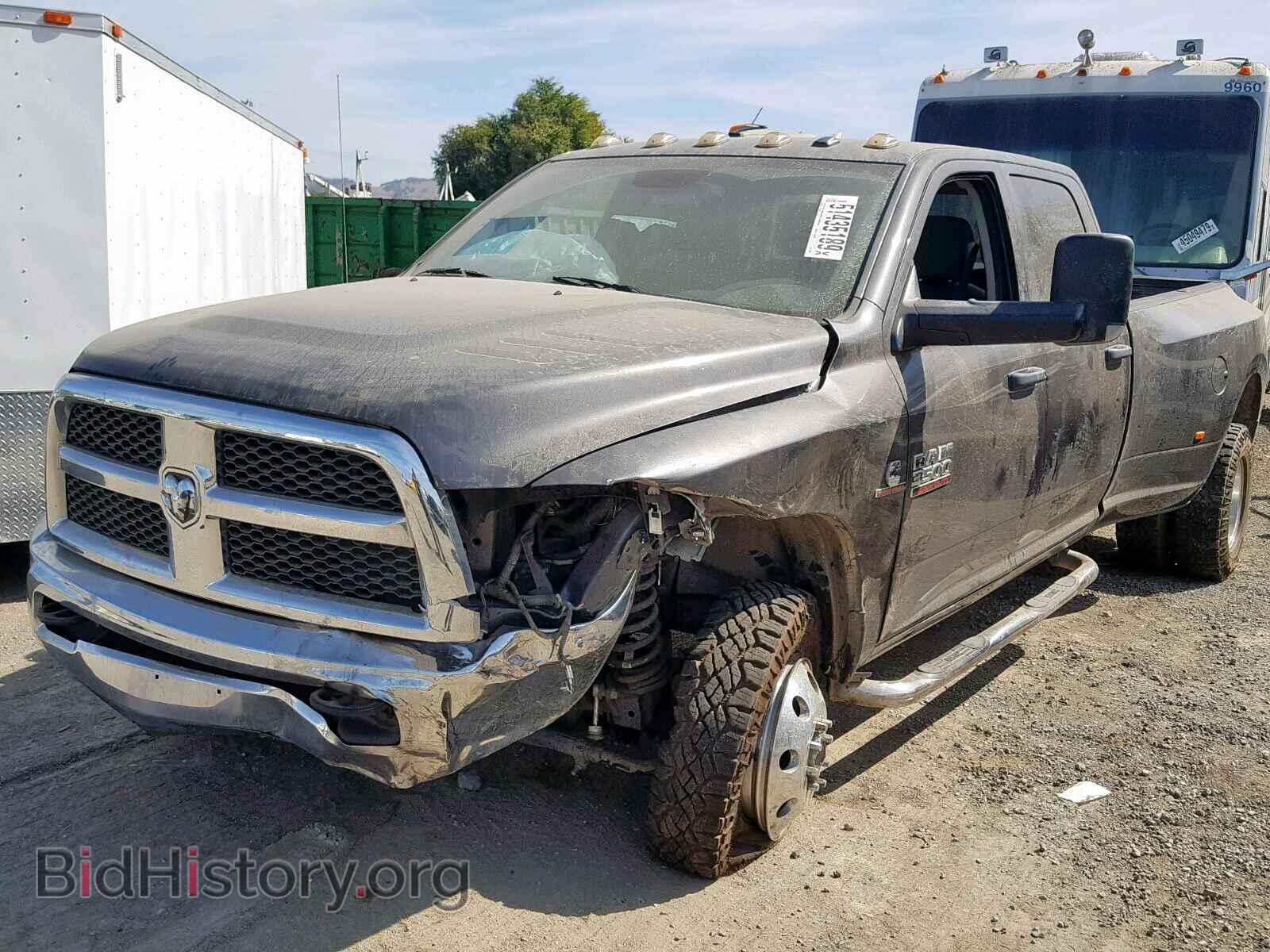 2014 RAM 3500 ST - VIN: 3C63RRGL1EG245620 - Фото 2