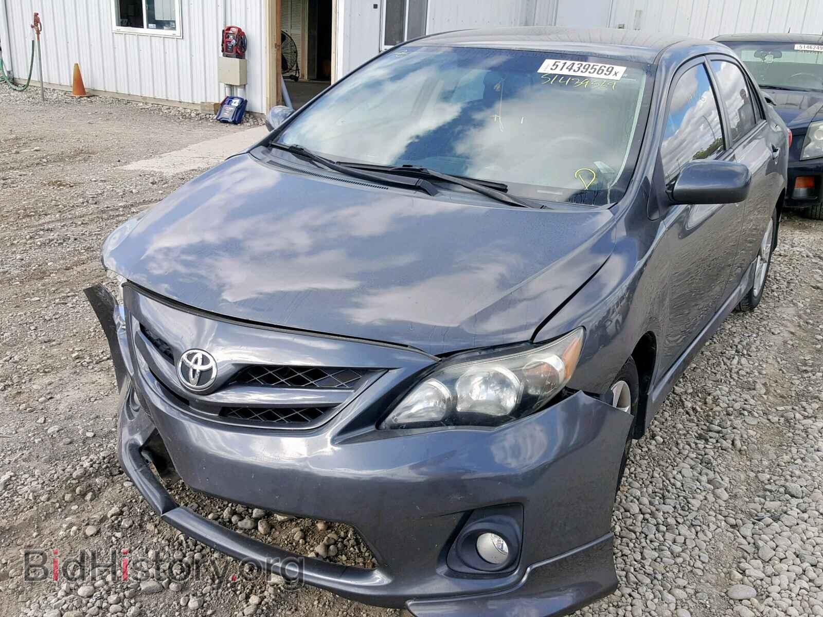 2011 TOYOTA COROLLA BA - VIN: 2T1BU4EE8BC590398 - Фото 2