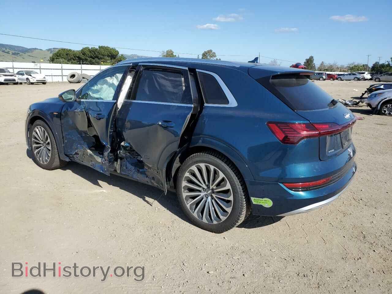 2019 AUDI E-TRON - VIN: WA1VABGE8KB021079 - Photo 2