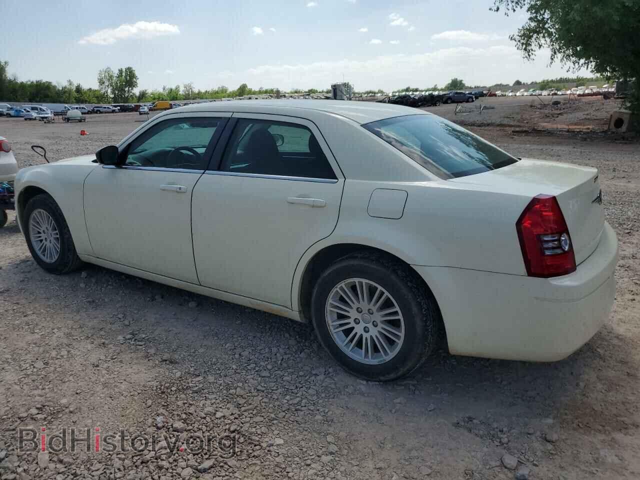 2009 CHRYSLER 300 - VIN: 2C3KA43DX9H514429 - Фото 2