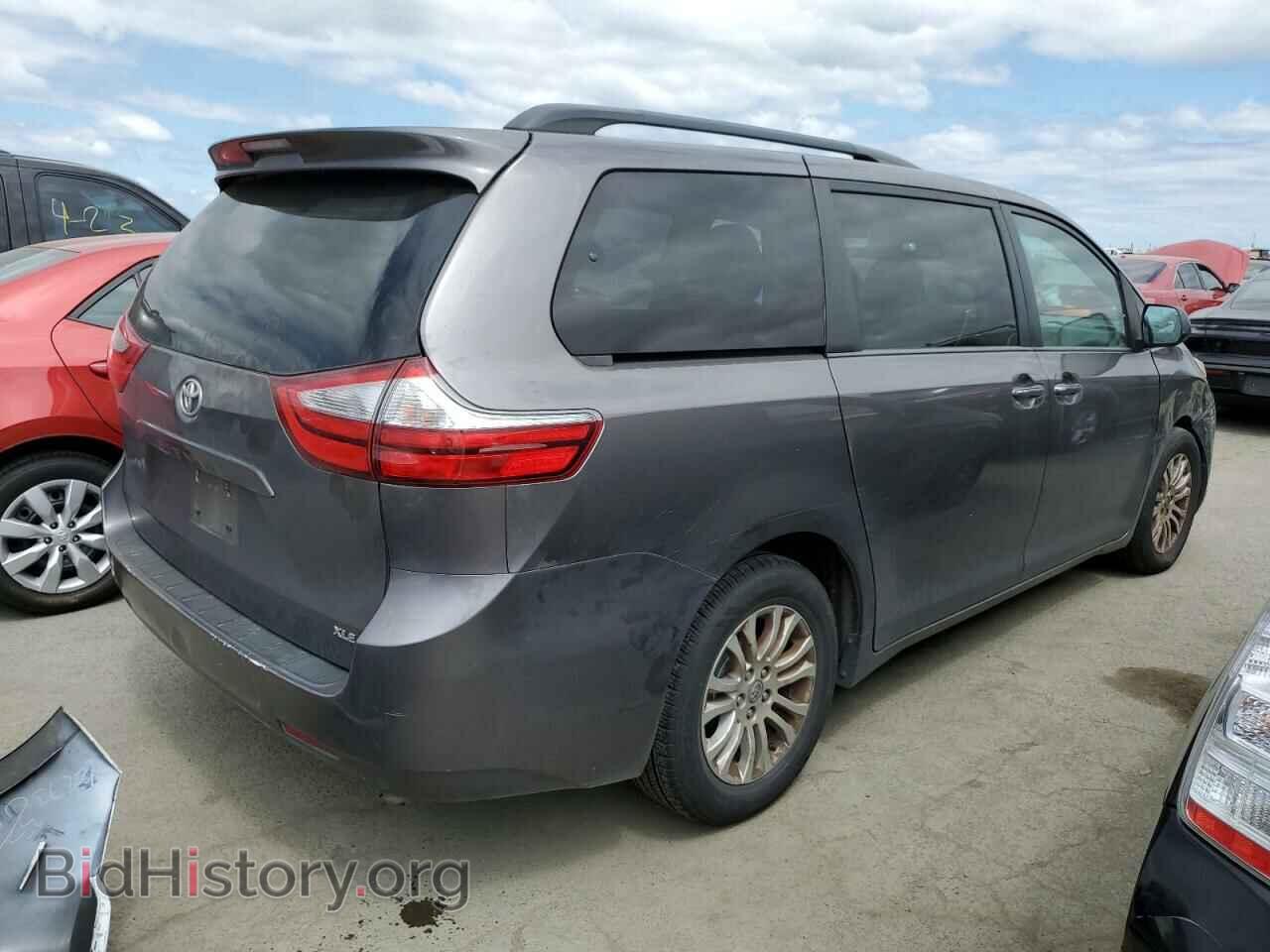 2017 TOYOTA All Models - VIN: 5TDYZ3DC1HS852963 - Фото 3