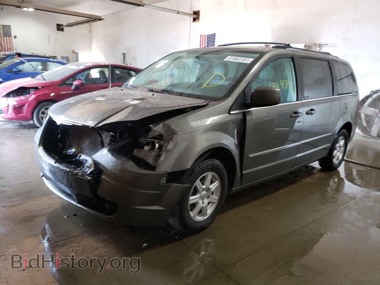2010 CHRYSLER MINIVAN - VIN: 2A4RR8D10AR423144 - Photo 2