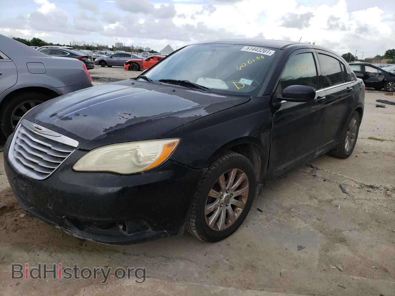 2013 CHRYSLER 200 - VIN: 1C3CCBBG0DN608138 - Фото 2