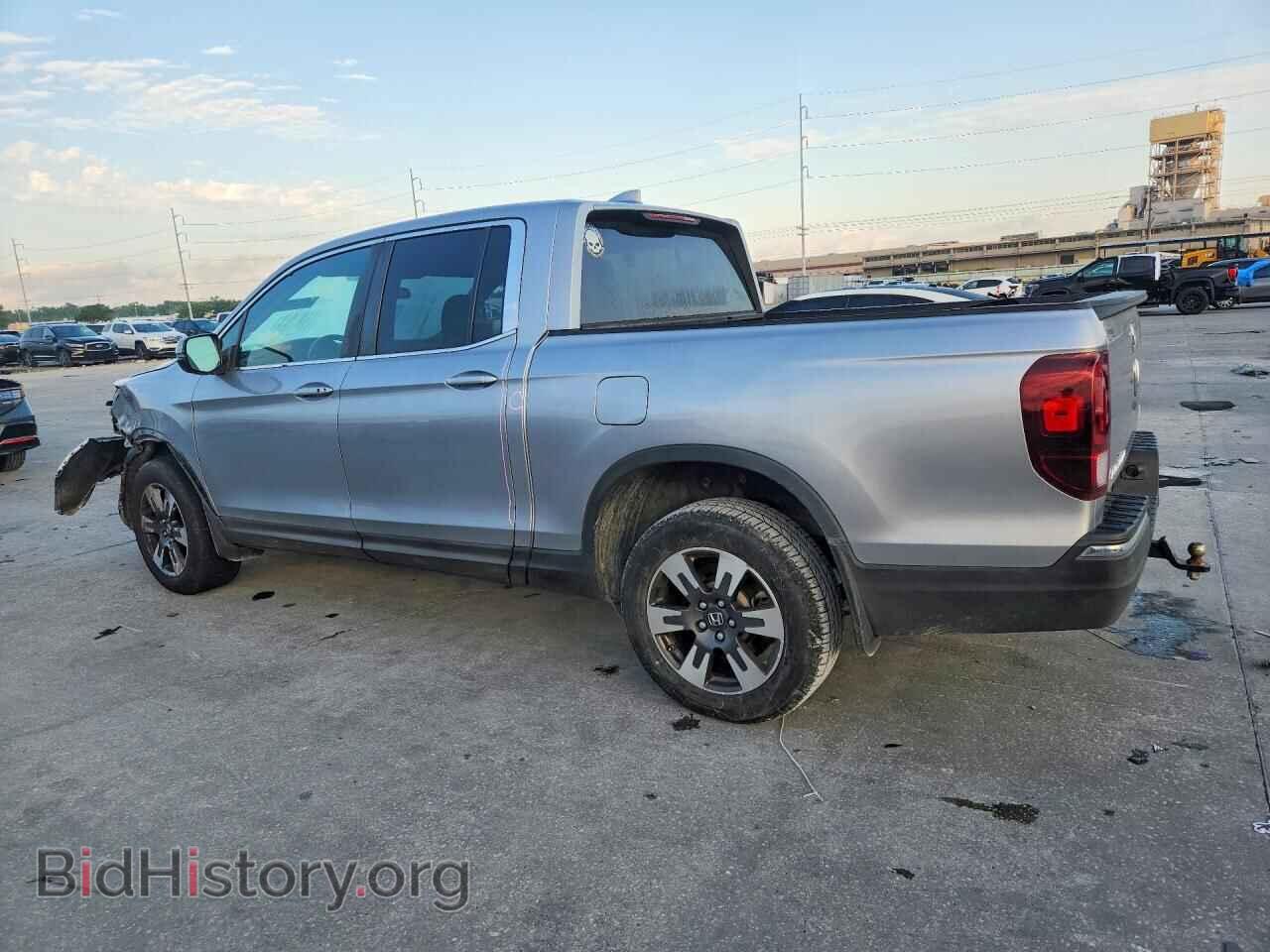 2017 HONDA RIDGELINE - VIN: 5FPYK3F50HB025955 - Photo 2