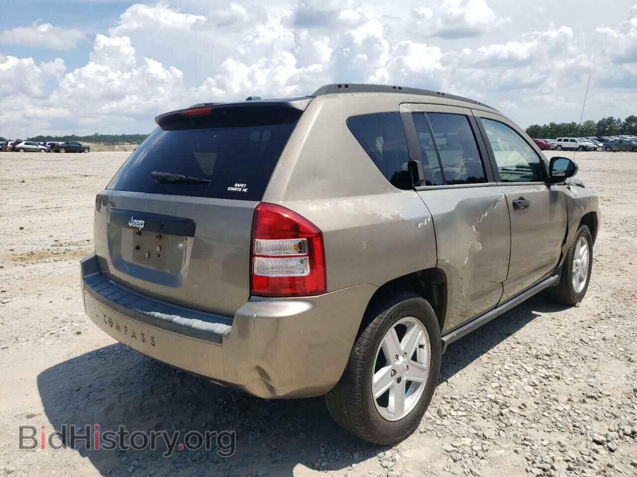 2007 JEEP COMPASS - VIN: 1J8FT47W17D211142 - Photo 4