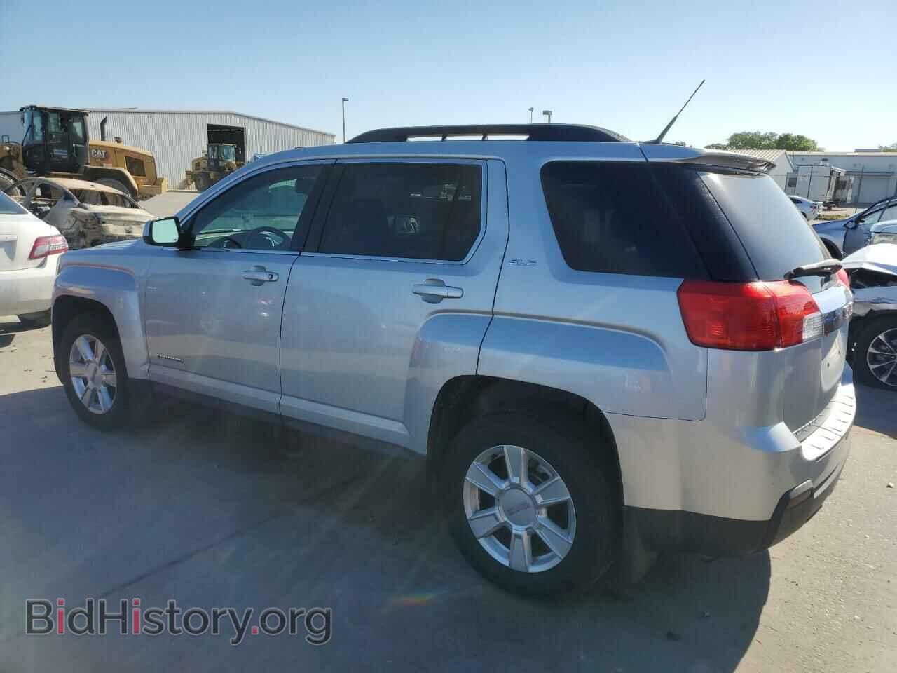2011 GMC TERRAIN - VIN: 2CTALSEC7B6384173 - Photo 2