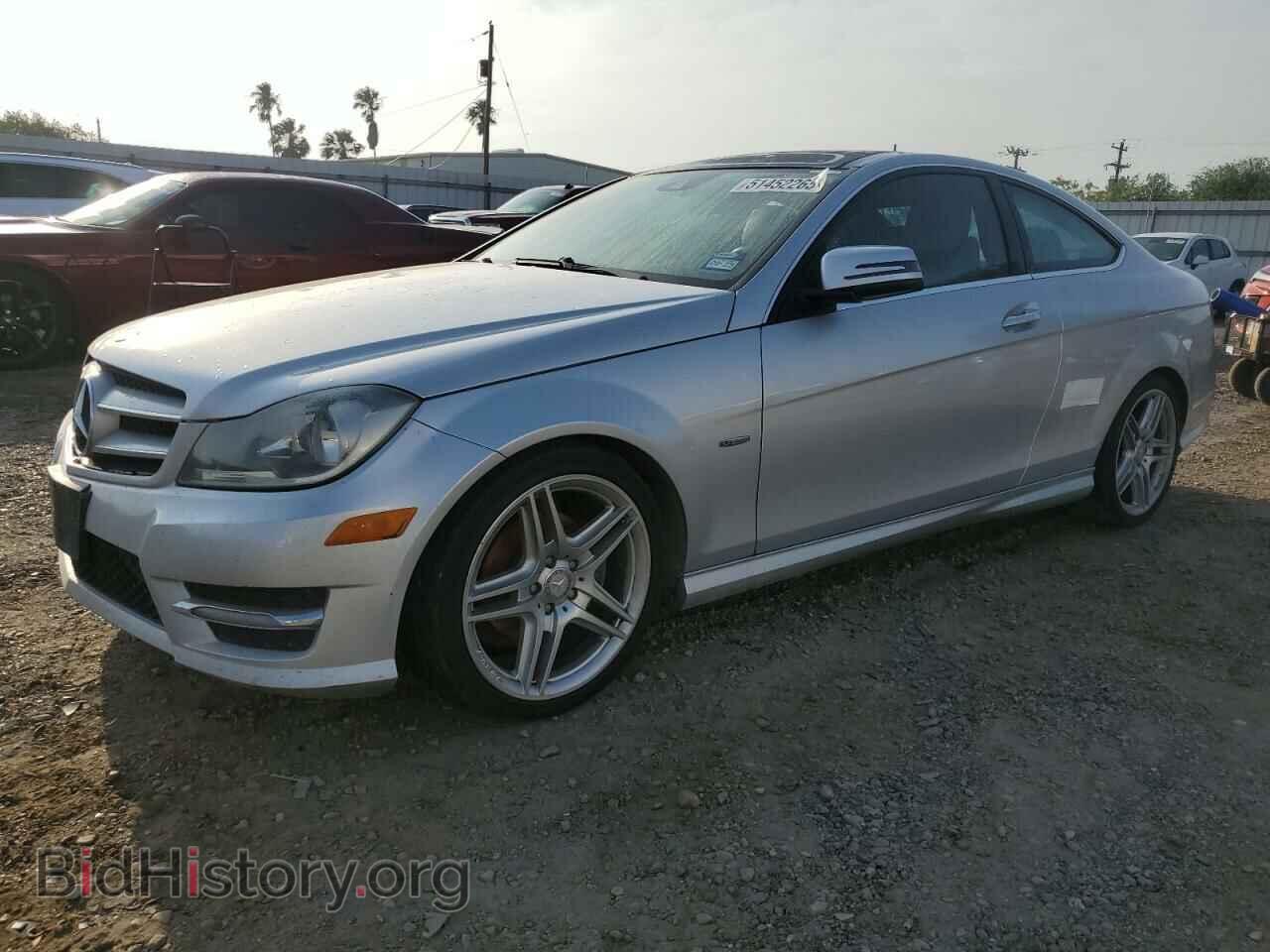 Photo WDDGJ4HB0CF817100 - MERCEDES-BENZ C-CLASS 2012