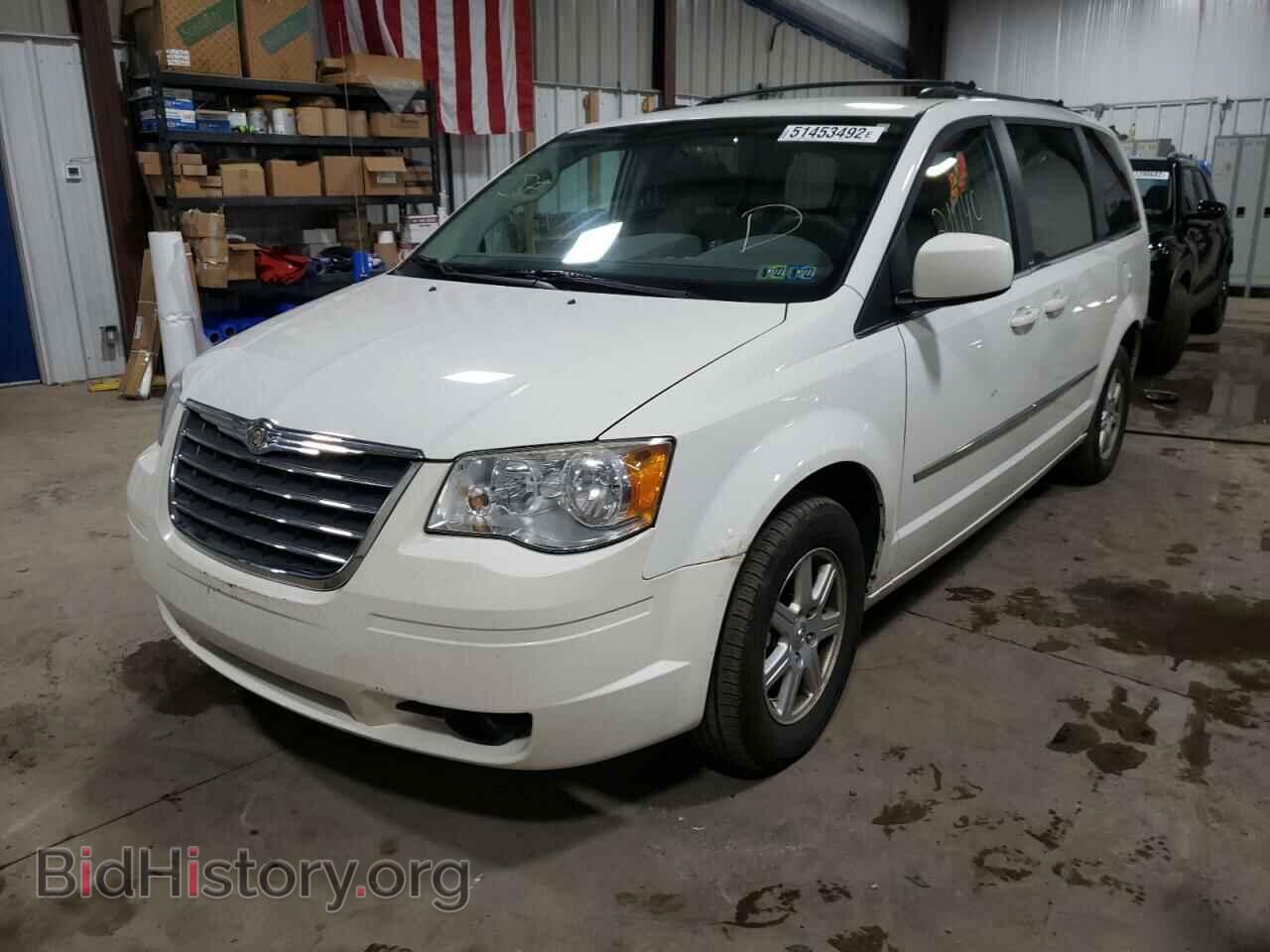 2010 CHRYSLER MINIVAN - VIN: 2A4RR5D19AR228867 - Фото 2